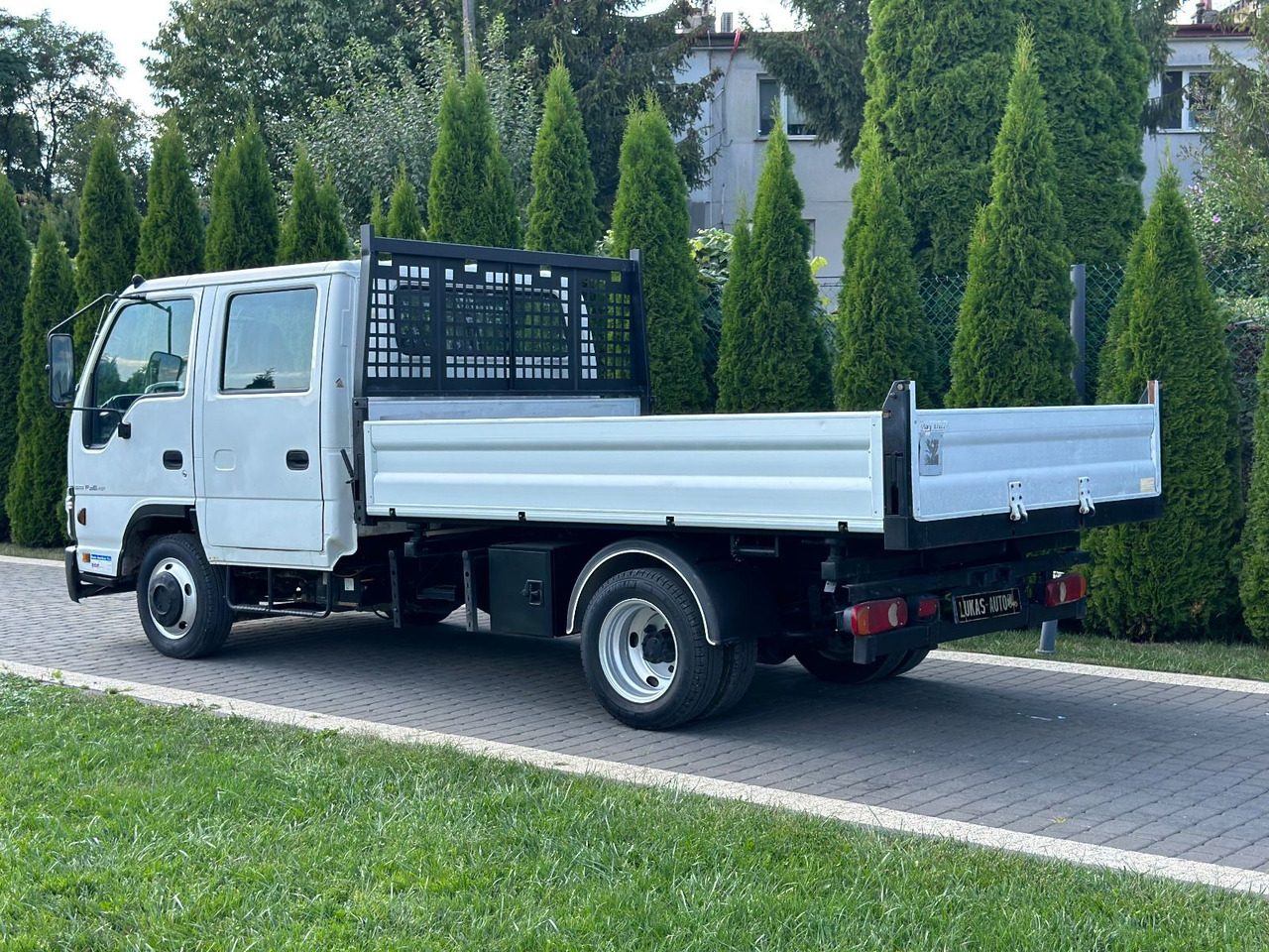 Isuzu 35 N TIPPER 3-SIDE KIPPER DOUBLE CABIN - Kipper Transporter, Transporter mit Doppelkabine: das Bild 5 Isuzu 35 N TIPPER 3-SIDE KIPPER DOUBLE CABIN - Kipper Transporter, Transporter mit Doppelkabine: das Bild 5