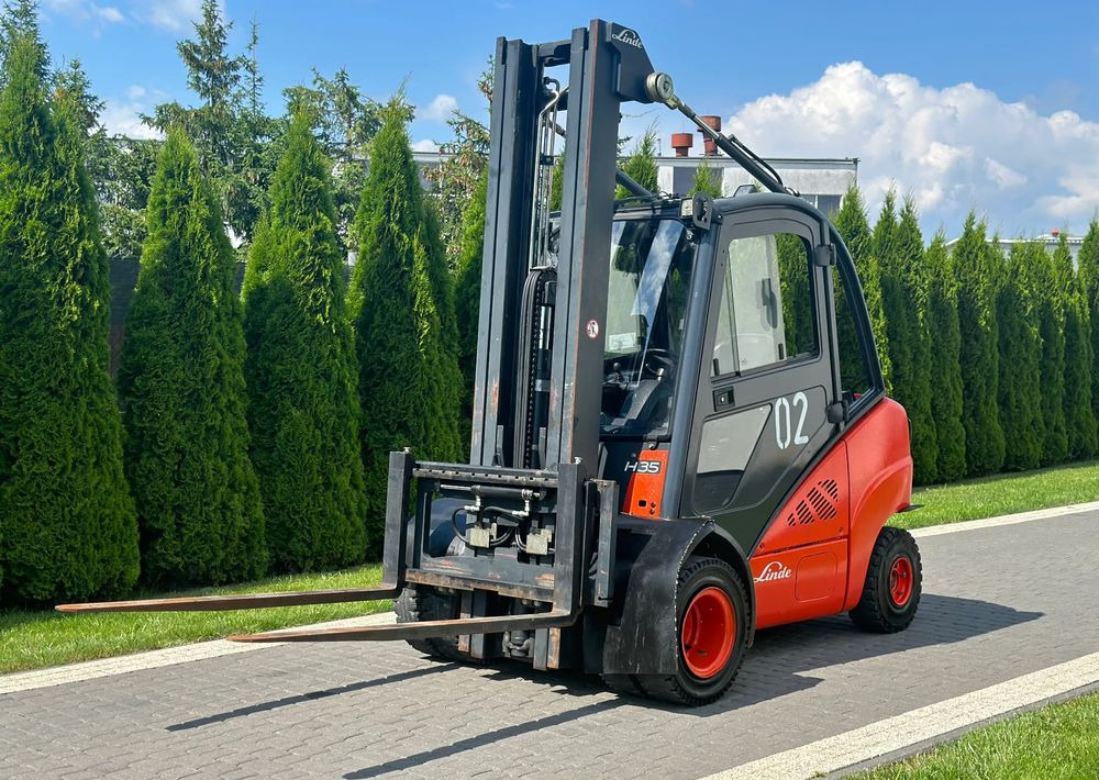 Linde H35T-01 - Treibgasstapler: das Bild 1 Linde H35T-01 - Treibgasstapler: das Bild 1