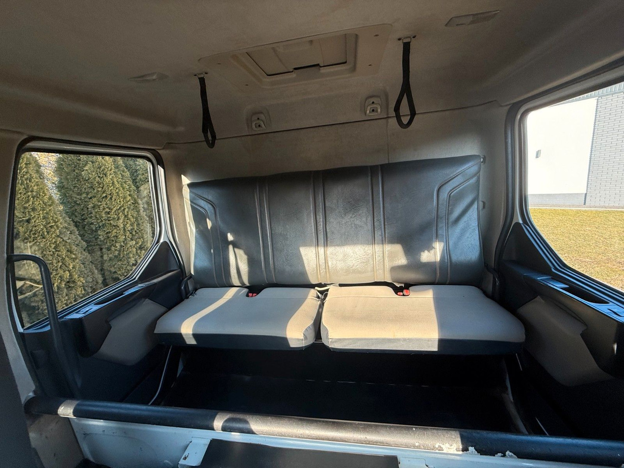 Kipper Renault MIDLUM 220  12 T TIPPER 6 SEATS TOOL BOX: das Bild 14