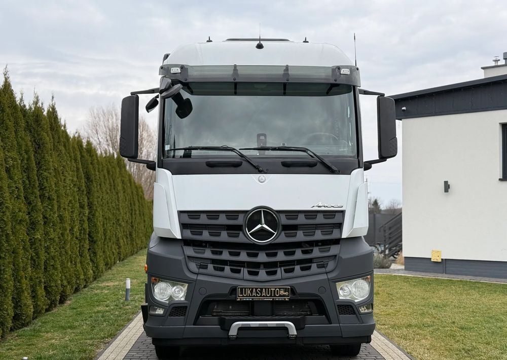 Mercedes-Benz AROCS 1843 HYDRAULIKA - Sattelzugmaschine: das Bild 2 Mercedes-Benz AROCS 1843 HYDRAULIKA - Sattelzugmaschine: das Bild 2