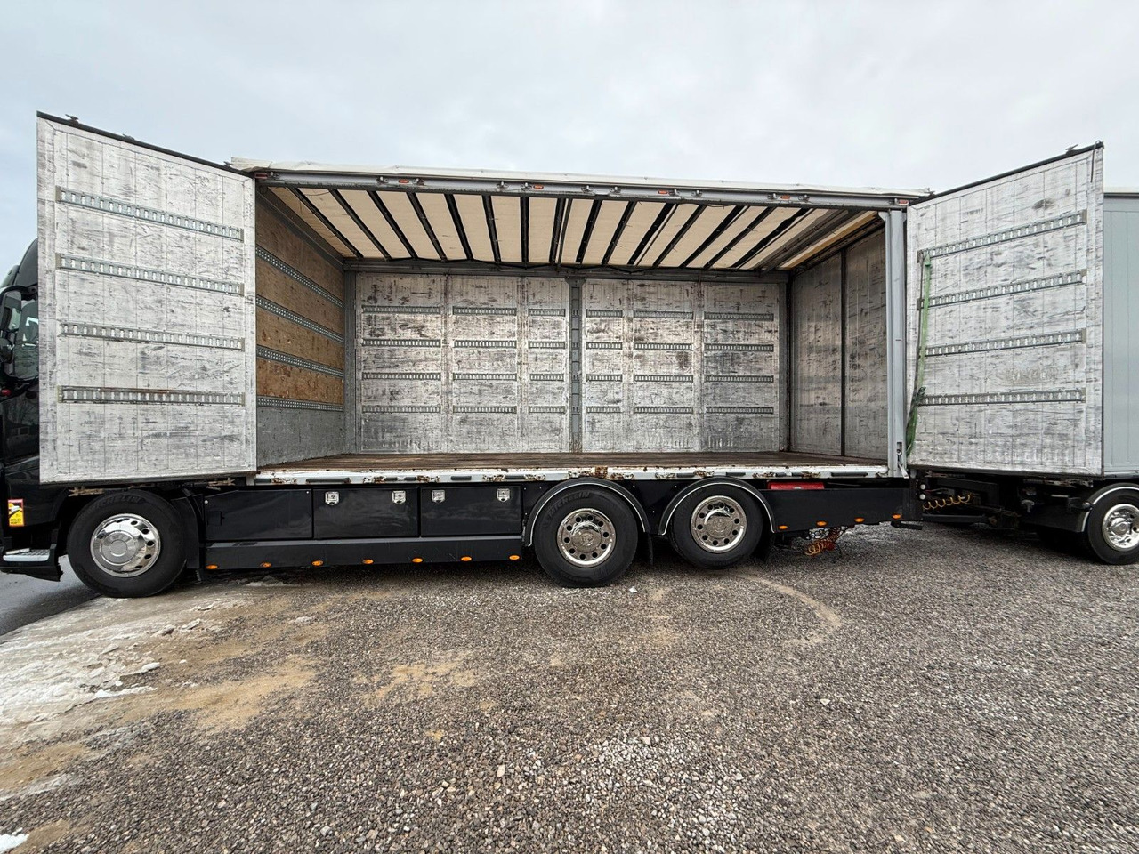 Volvo FH16 660 HP XL   TANDEM 6x2 LIMITED EDITION - Leasing Volvo FH16 660 HP XL   TANDEM 6x2 LIMITED EDITION: das Bild 12