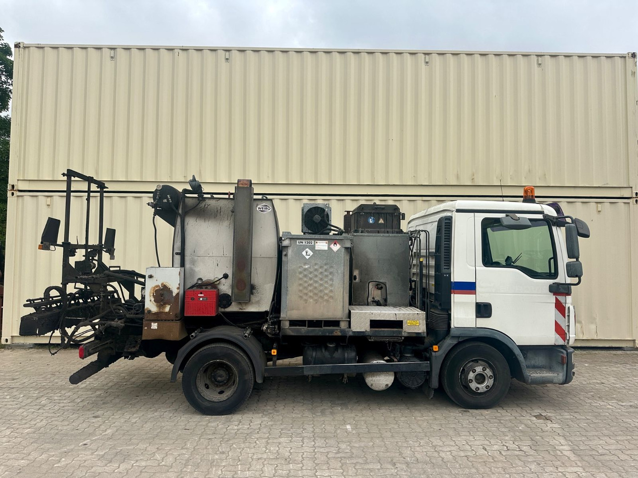 MAN TGL 10.240 / Weiro Bitumenspritze / 1. Hand - LKW: das Bild 4 MAN TGL 10.240 / Weiro Bitumenspritze / 1. Hand - LKW: das Bild 4