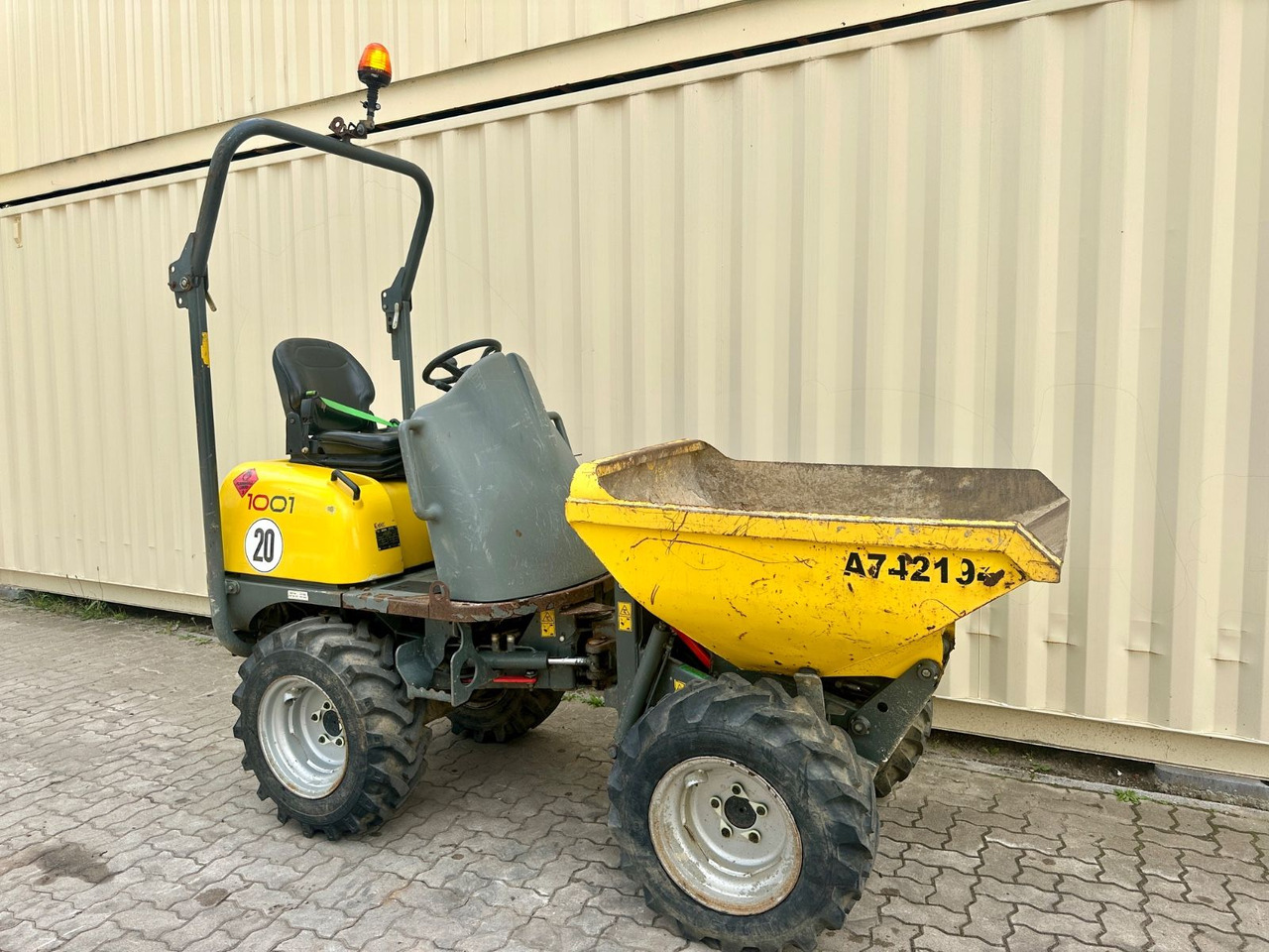 Wacker 1001 Hochkipper / 2016 BJ / 1.000 KG / 1.342 H - Mini-Kipper: das Bild 4 Wacker 1001 Hochkipper / 2016 BJ / 1.000 KG / 1.342 H - Mini-Kipper: das Bild 4