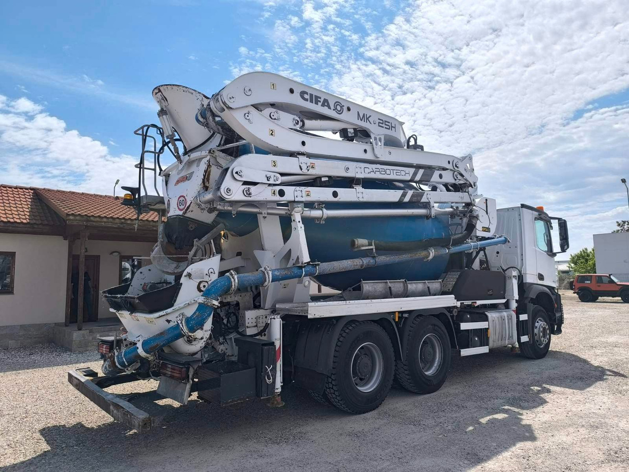 Fahrmischerbetonpumpe Mercedes-Benz AROCS 3342 CIFA MK25H: das Bild 7