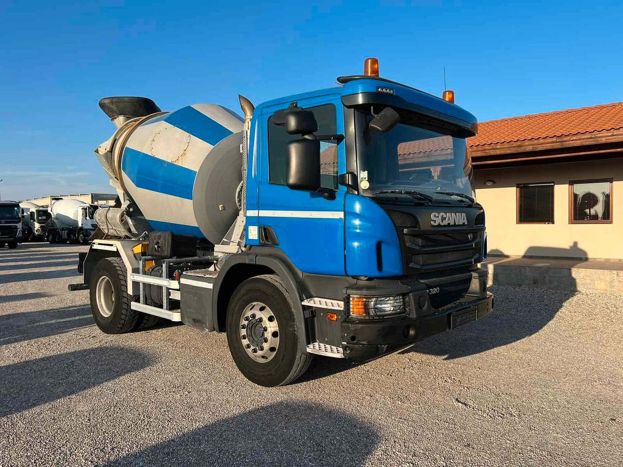 Scania P320 LIEBHERR 4M3 - Fahrmischer: das Bild 1 Scania P320 LIEBHERR 4M3 - Fahrmischer: das Bild 1