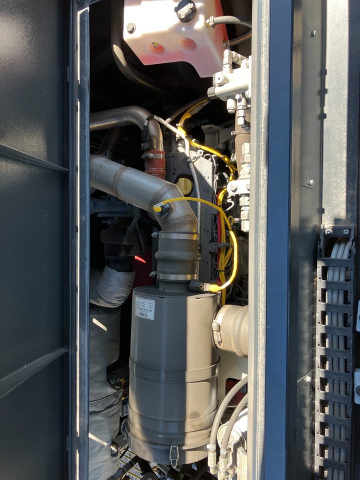 BOMAG IT BF 800 C S600 Stage IIIa/Tier 3 - Asphaltfertiger/ Straßenfertiger: das Bild 4 BOMAG IT BF 800 C S600 Stage IIIa/Tier 3 - Asphaltfertiger/ Straßenfertiger: das Bild 4