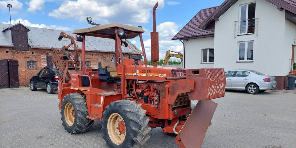 Koparka łańcuchowa Ditch Witch 8020 85KM - Grabenbagger/ Grabenfräse: das Bild 2 Koparka łańcuchowa Ditch Witch 8020 85KM - Grabenbagger/ Grabenfräse: das Bild 2