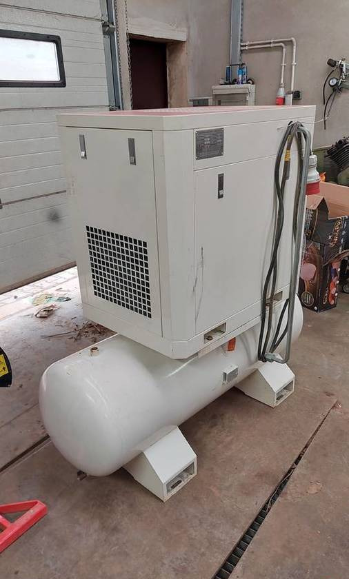 Nowy kompresor śrubowy Zelfir 7.5 kW 1100l/min zbiornik - Luftkompressor: das Bild 4 Nowy kompresor śrubowy Zelfir 7.5 kW 1100l/min zbiornik - Luftkompressor: das Bild 4