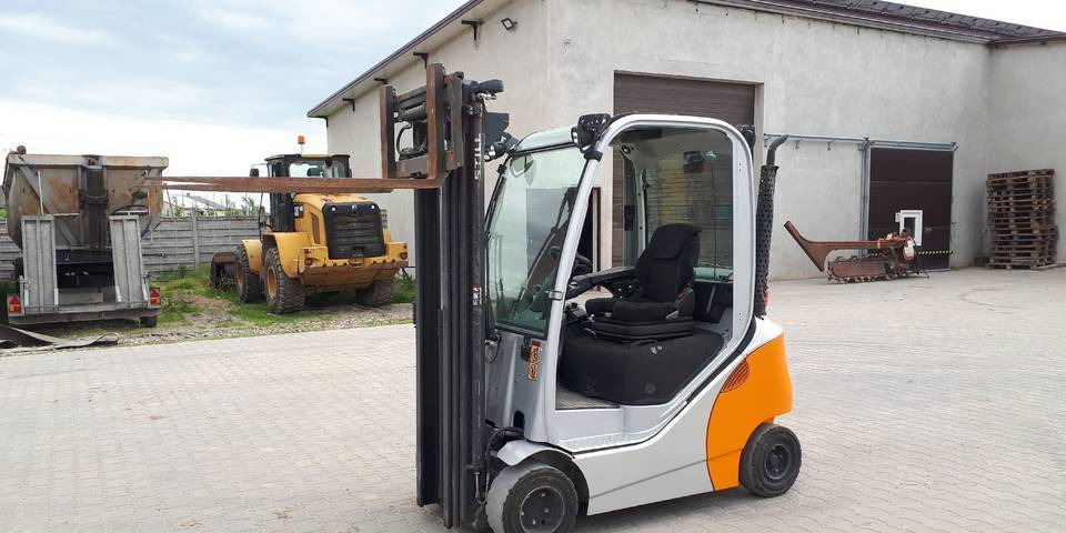 Wózek widłowy Still RX70-20 triplex przesuw - Treibgasstapler: das Bild 1 Wózek widłowy Still RX70-20 triplex przesuw - Treibgasstapler: das Bild 1