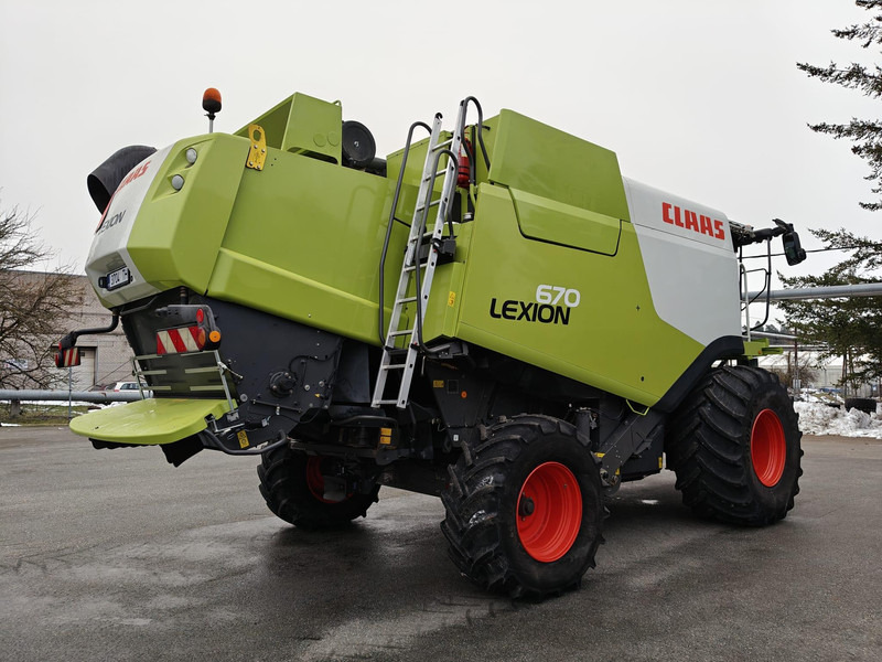 Claas Lexion 670 - Mähdrescher: das Bild 4 Claas Lexion 670 - Mähdrescher: das Bild 4