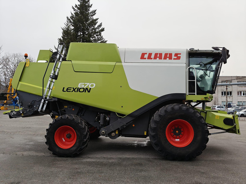 Claas Lexion 670 - Mähdrescher: das Bild 3 Claas Lexion 670 - Mähdrescher: das Bild 3