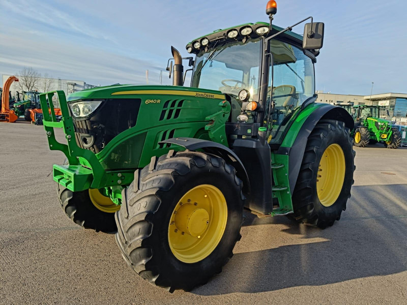 John Deere 6140R - Traktor: das Bild 3 John Deere 6140R - Traktor: das Bild 3