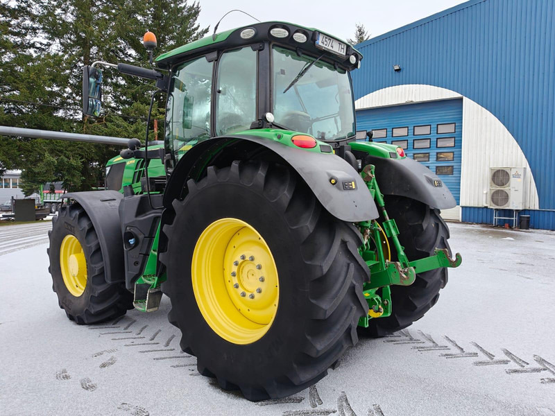 John Deere 6215R - Traktor: das Bild 5 John Deere 6215R - Traktor: das Bild 5