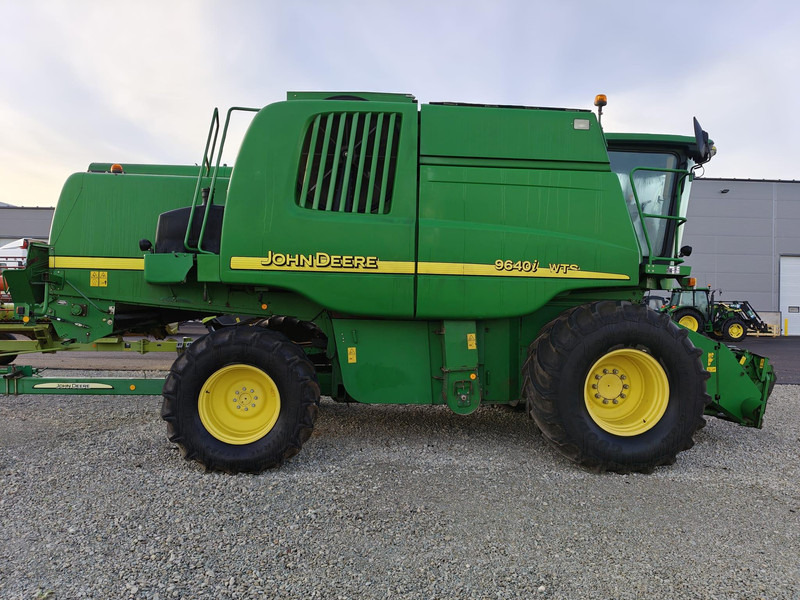 John Deere JOHN DEERE 9640I WTS - Mähdrescher: das Bild 2 John Deere JOHN DEERE 9640I WTS - Mähdrescher: das Bild 2
