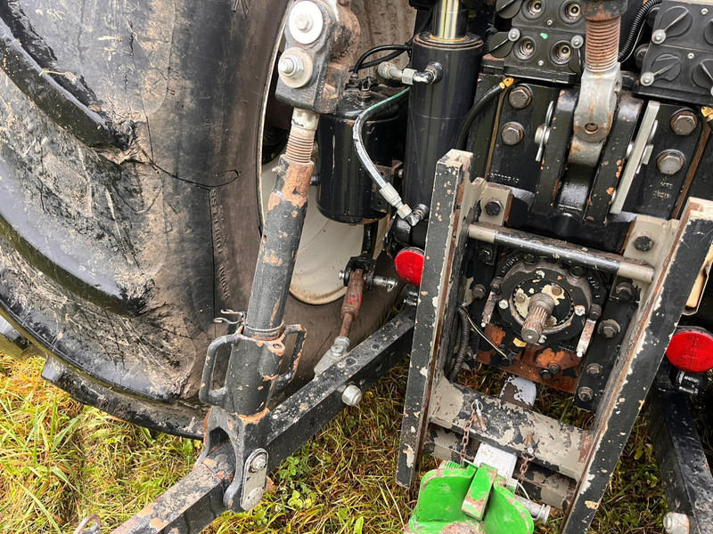 Traktor New Holland T8.330: das Bild 9