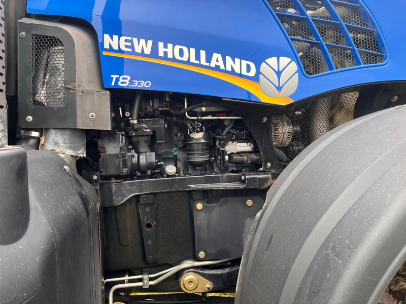 Traktor New Holland T8.330: das Bild 12