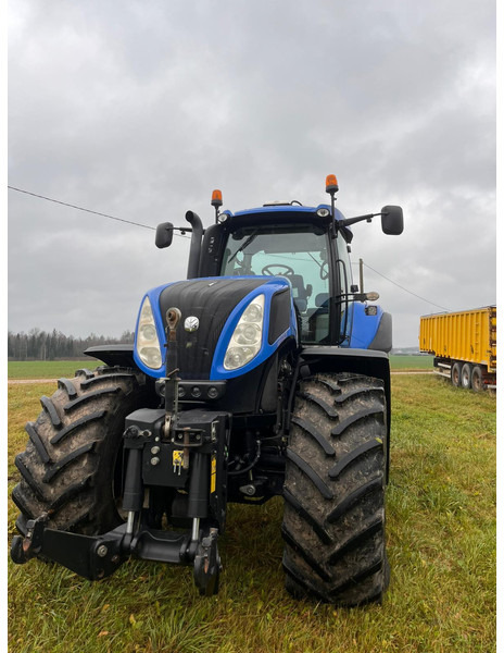 Traktor New Holland T8.330: das Bild 6