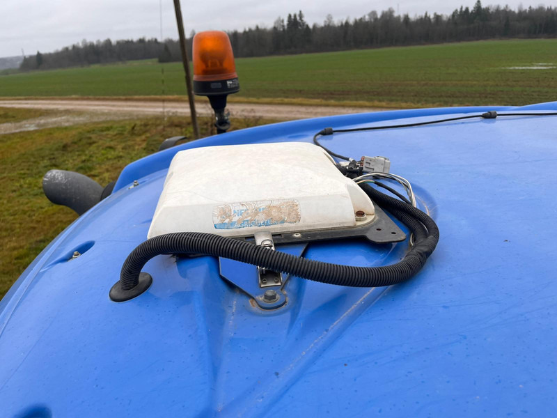 Traktor New Holland T8.330: das Bild 17