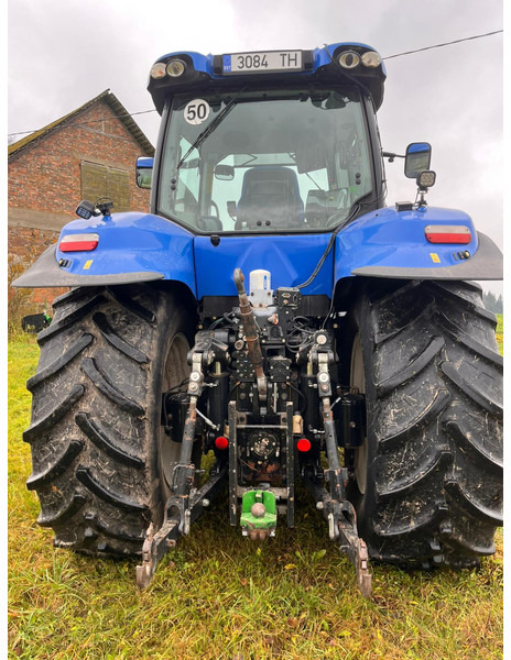Traktor New Holland T8.330: das Bild 7