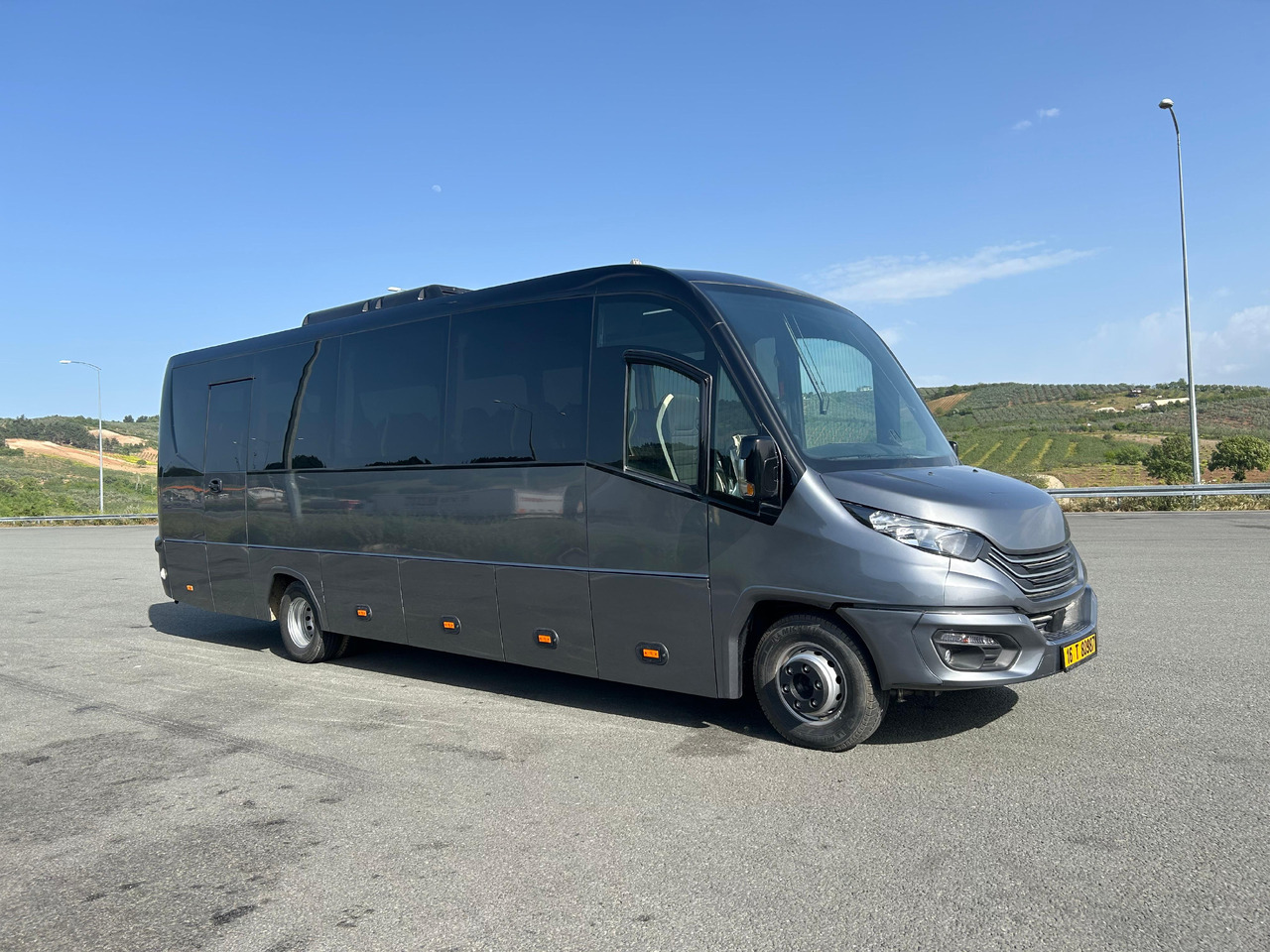 IVECO DAILY - RIGHT HAND DRIVE TOURISTIC VEHICLE - Reisebus: das Bild 2 IVECO DAILY - RIGHT HAND DRIVE TOURISTIC VEHICLE - Reisebus: das Bild 2