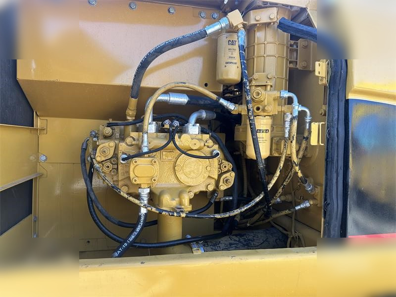 CATERPILLAR 320BL - Kettenbagger: das Bild 5 CATERPILLAR 320BL - Kettenbagger: das Bild 5