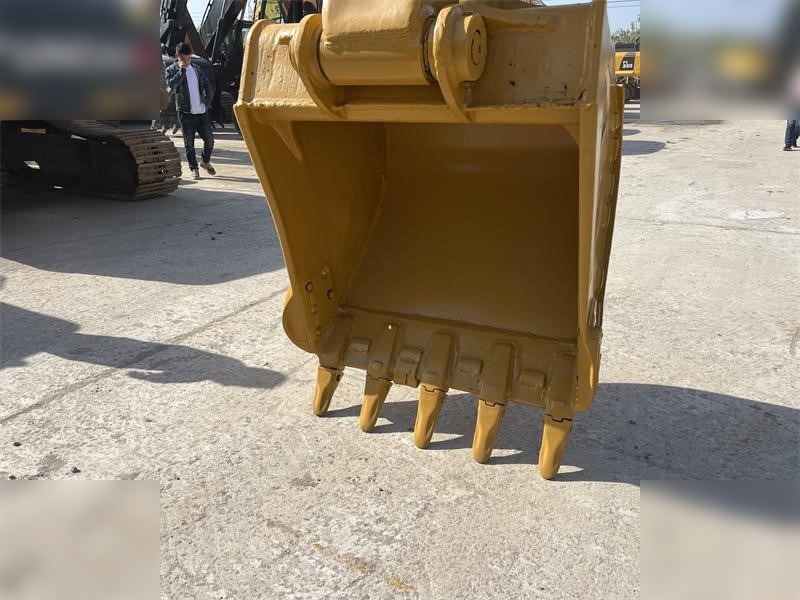 CATERPILLAR 320BL - Kettenbagger: das Bild 5 CATERPILLAR 320BL - Kettenbagger: das Bild 5
