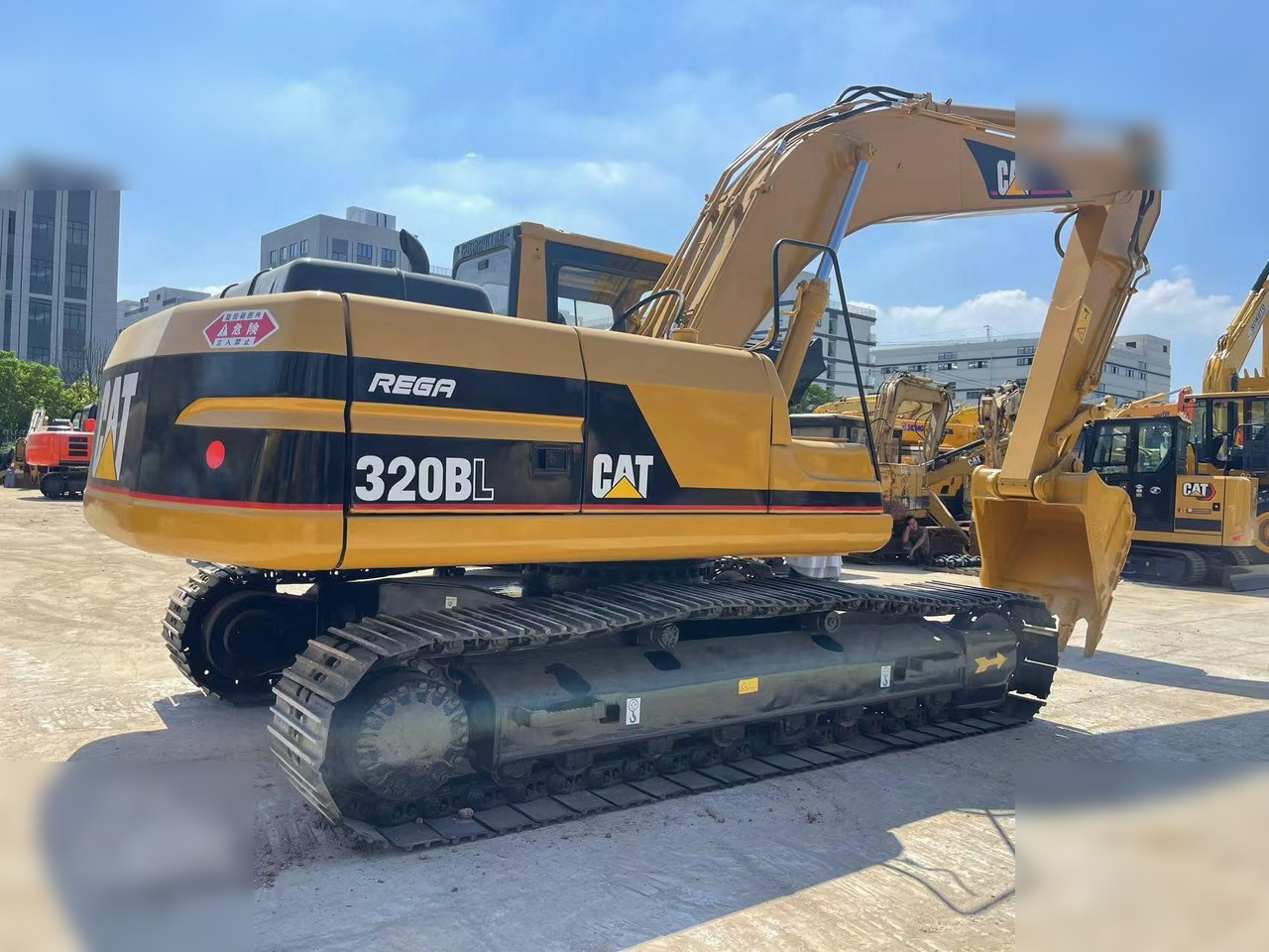 CATERPILLAR 320BL - Kettenbagger: das Bild 2 CATERPILLAR 320BL - Kettenbagger: das Bild 2