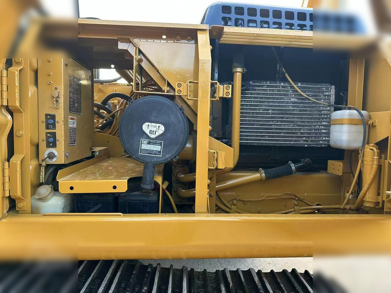 Kettenbagger CATERPILLAR 320BL: das Bild 7