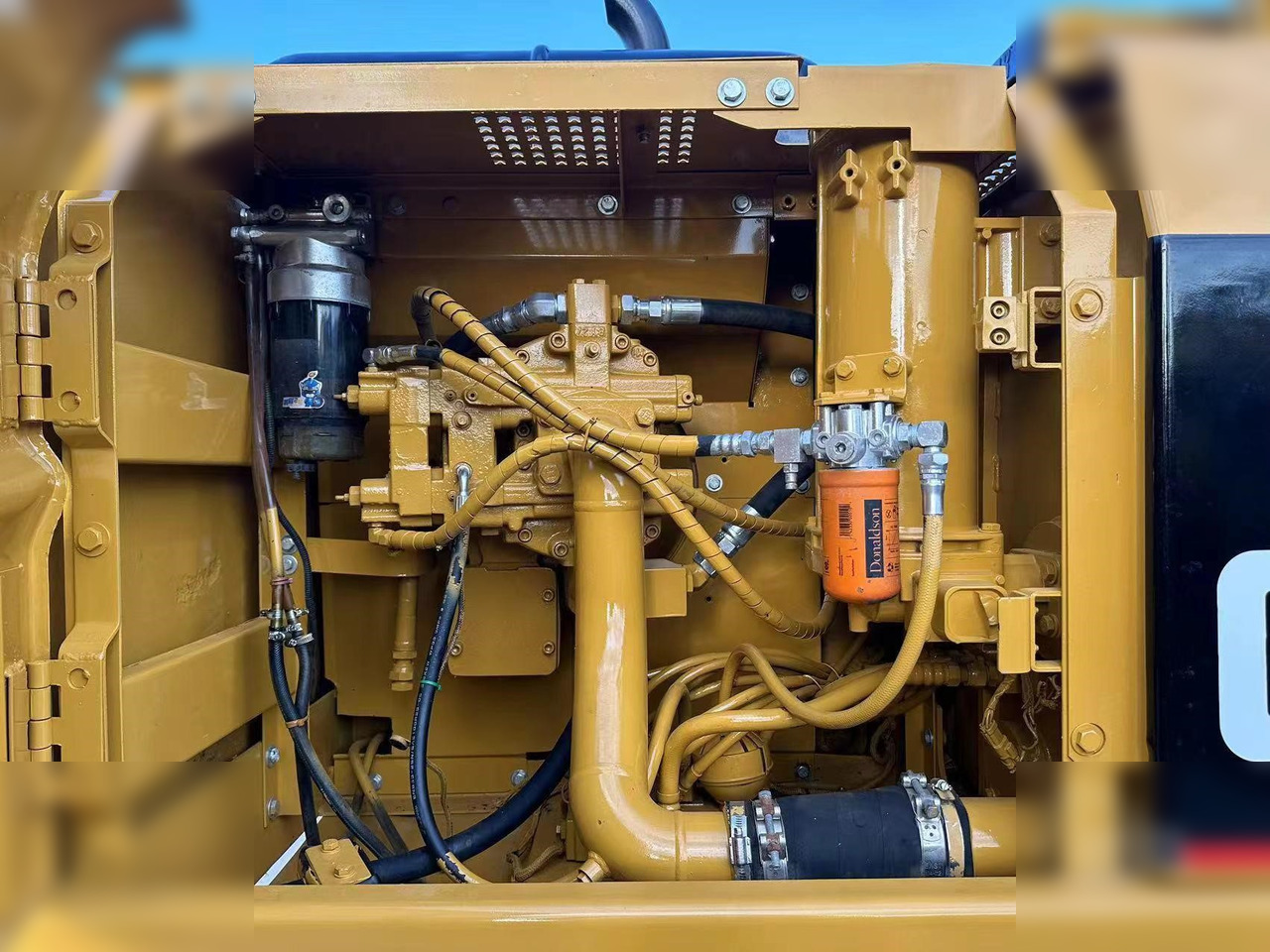 Kettenbagger CATERPILLAR 320BL: das Bild 8