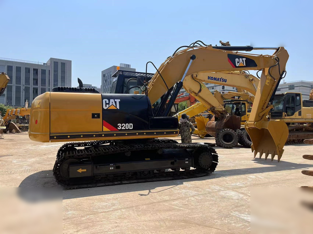 CATERPILLAR 320D - Kettenbagger: das Bild 2 CATERPILLAR 320D - Kettenbagger: das Bild 2