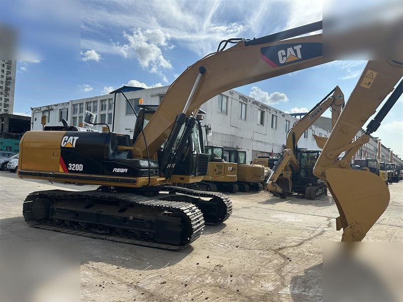 CATERPILLAR 320D - Kettenbagger: das Bild 4 CATERPILLAR 320D - Kettenbagger: das Bild 4
