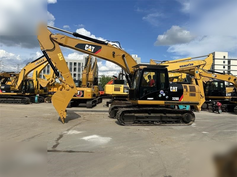 CATERPILLAR 320D - Kettenbagger: das Bild 1 CATERPILLAR 320D - Kettenbagger: das Bild 1