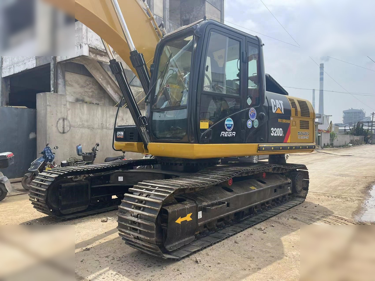CATERPILLAR 320DL - Kettenbagger: das Bild 3 CATERPILLAR 320DL - Kettenbagger: das Bild 3