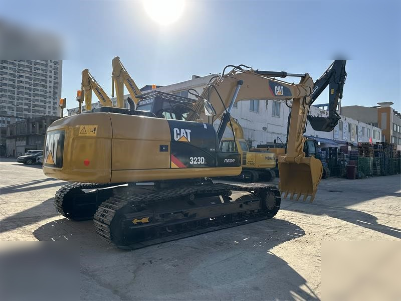 CATERPILLAR 323D - Kettenbagger: das Bild 4 CATERPILLAR 323D - Kettenbagger: das Bild 4