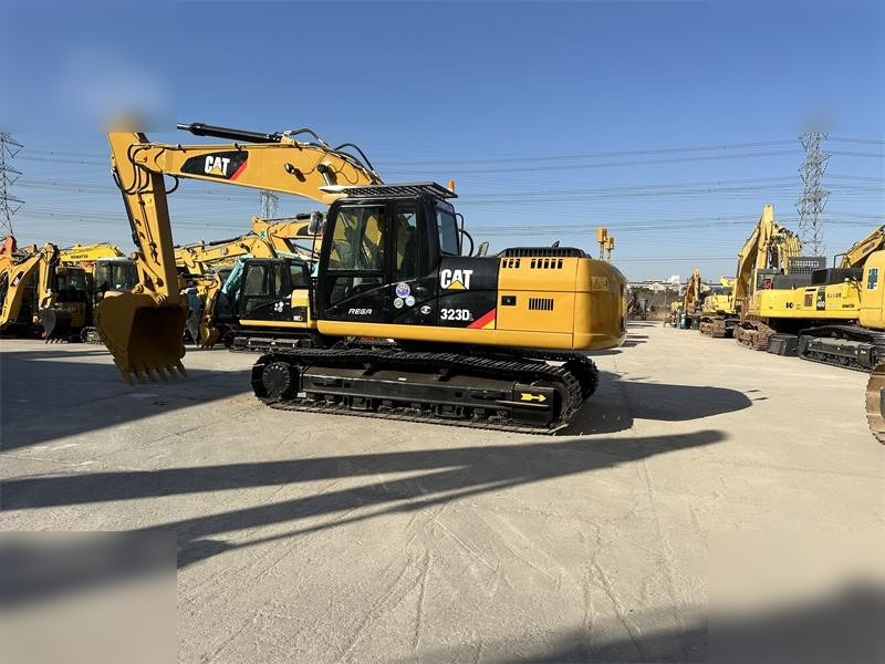 CATERPILLAR 323D - Kettenbagger: das Bild 1 CATERPILLAR 323D - Kettenbagger: das Bild 1