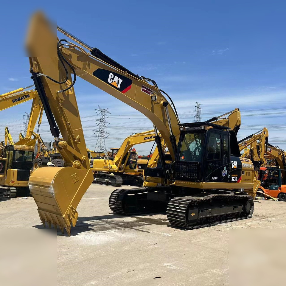 CATERPILLAR 323DL - Kettenbagger: das Bild 1 CATERPILLAR 323DL - Kettenbagger: das Bild 1