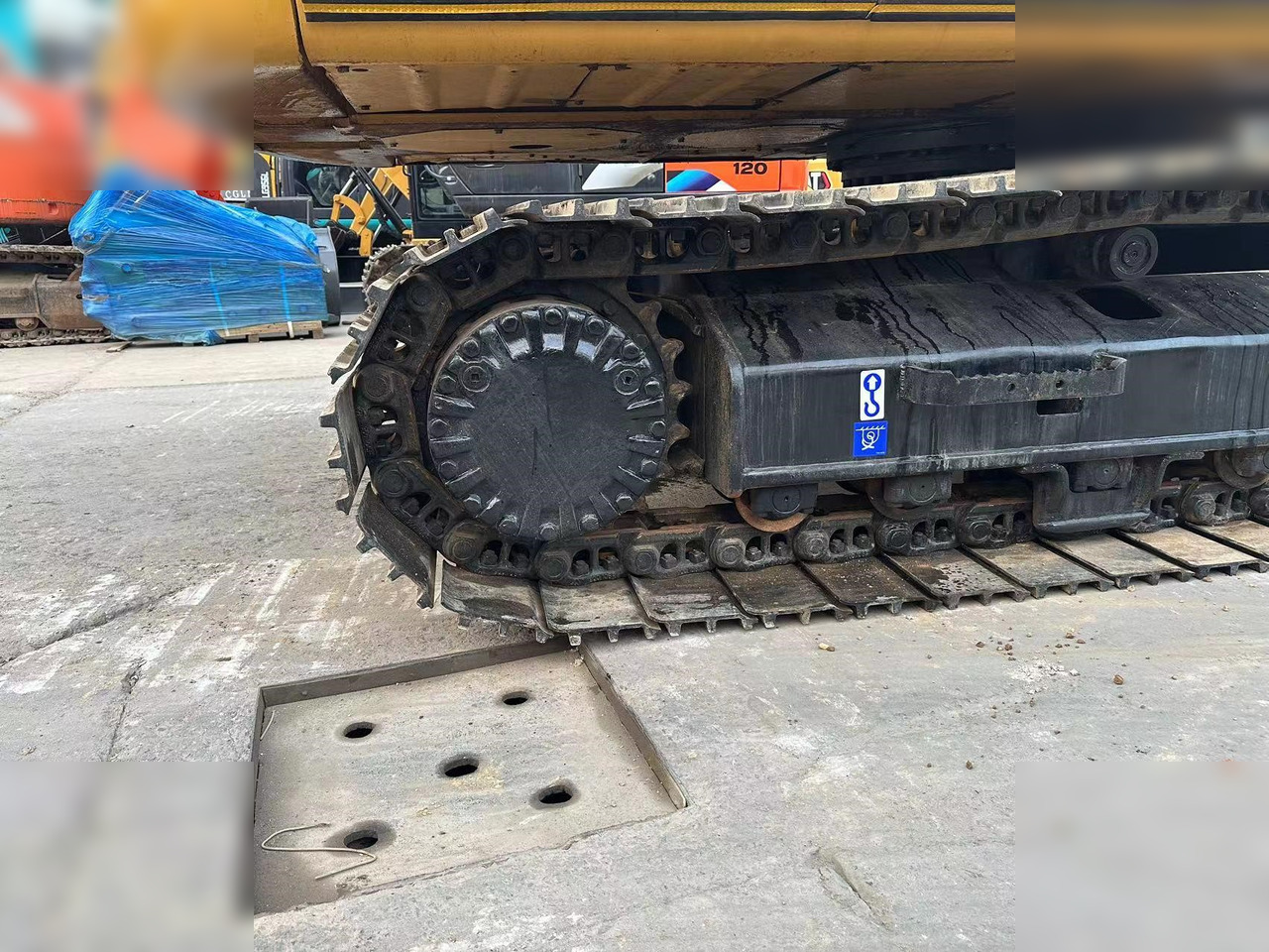 CATERPILLAR 323DL - Kettenbagger: das Bild 3 CATERPILLAR 323DL - Kettenbagger: das Bild 3