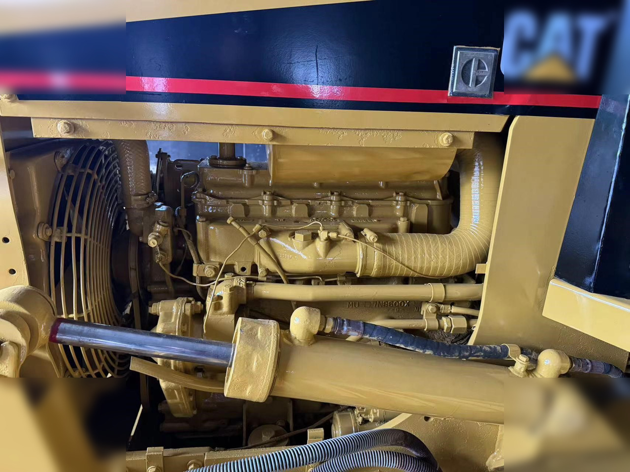 CATERPILLAR D4C - Bulldozer: das Bild 4 CATERPILLAR D4C - Bulldozer: das Bild 4