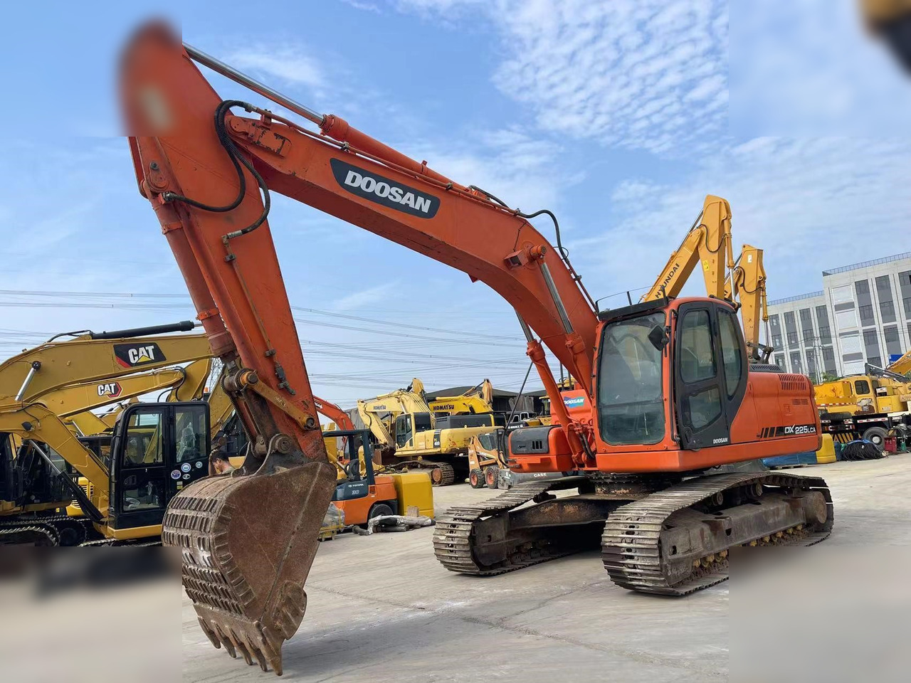 DOOSAN DX225 LCA - Kettenbagger: das Bild 1 DOOSAN DX225 LCA - Kettenbagger: das Bild 1