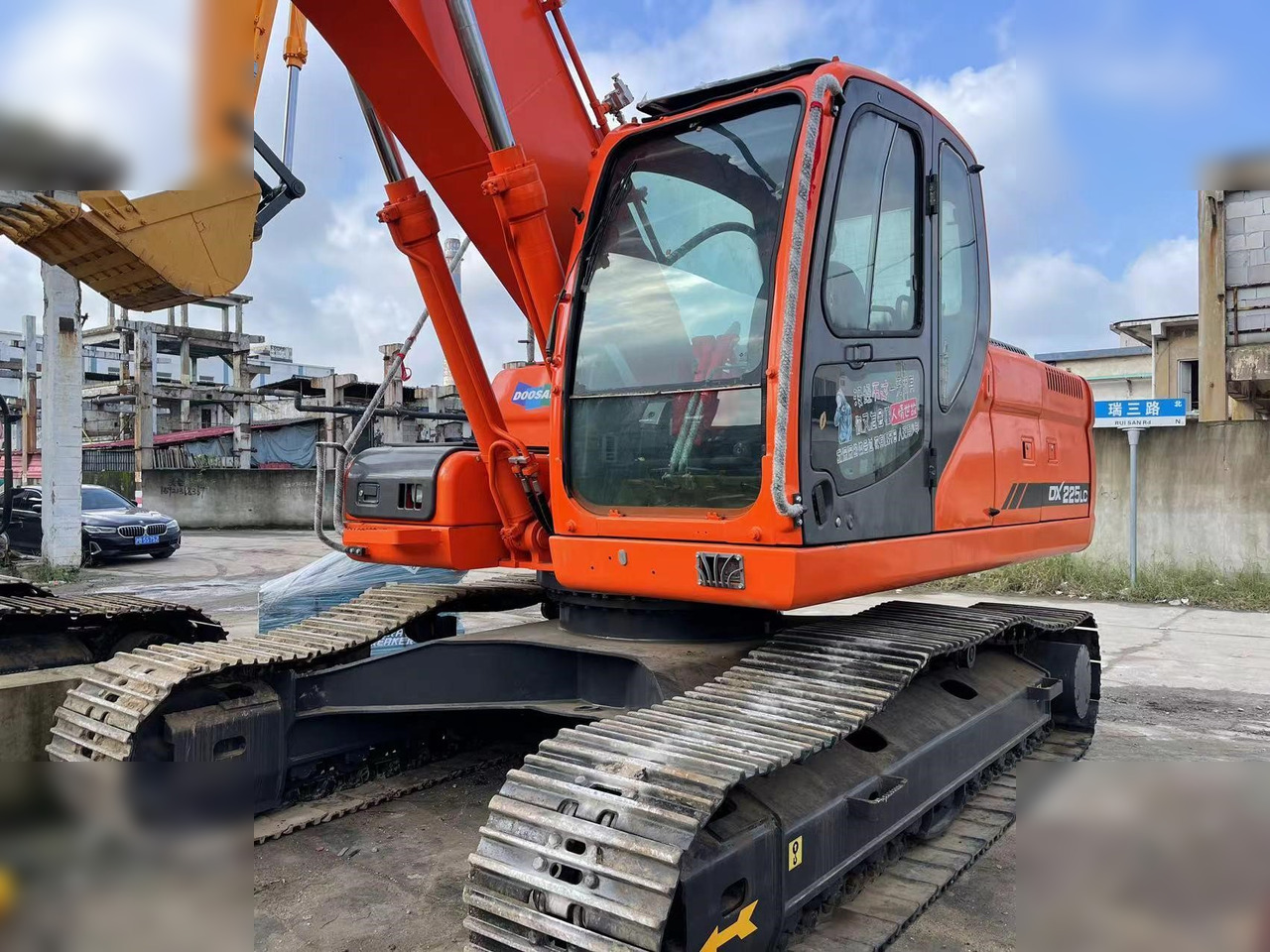 DOOSAN DX225 LCA - Kettenbagger: das Bild 3 DOOSAN DX225 LCA - Kettenbagger: das Bild 3