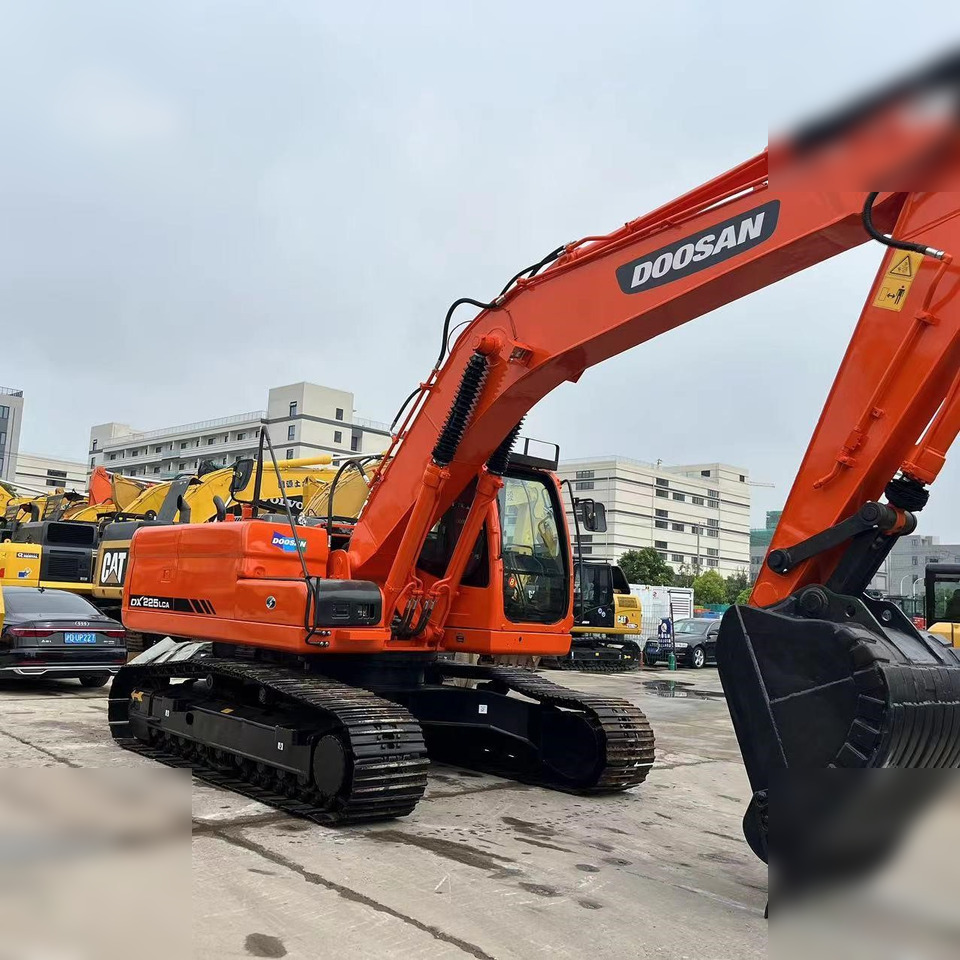 DOOSAN DX225 LCA - Kettenbagger: das Bild 2 DOOSAN DX225 LCA - Kettenbagger: das Bild 2
