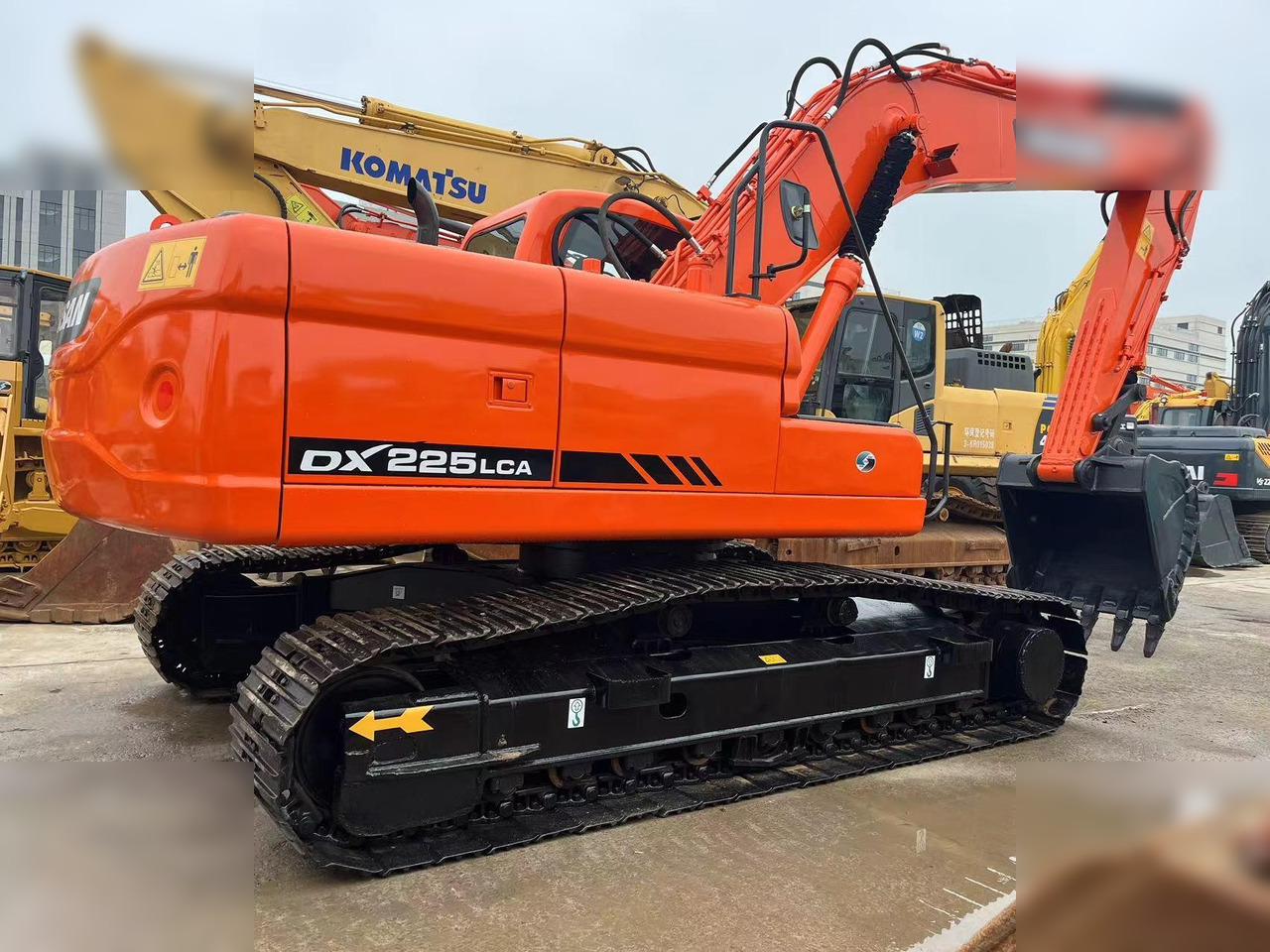 DOOSAN DX225 LCA - Kettenbagger: das Bild 3 DOOSAN DX225 LCA - Kettenbagger: das Bild 3