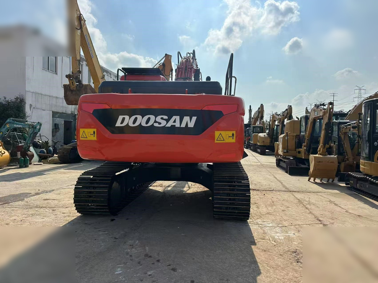 DOOSAN DX225 LCA - Kettenbagger: das Bild 2 DOOSAN DX225 LCA - Kettenbagger: das Bild 2