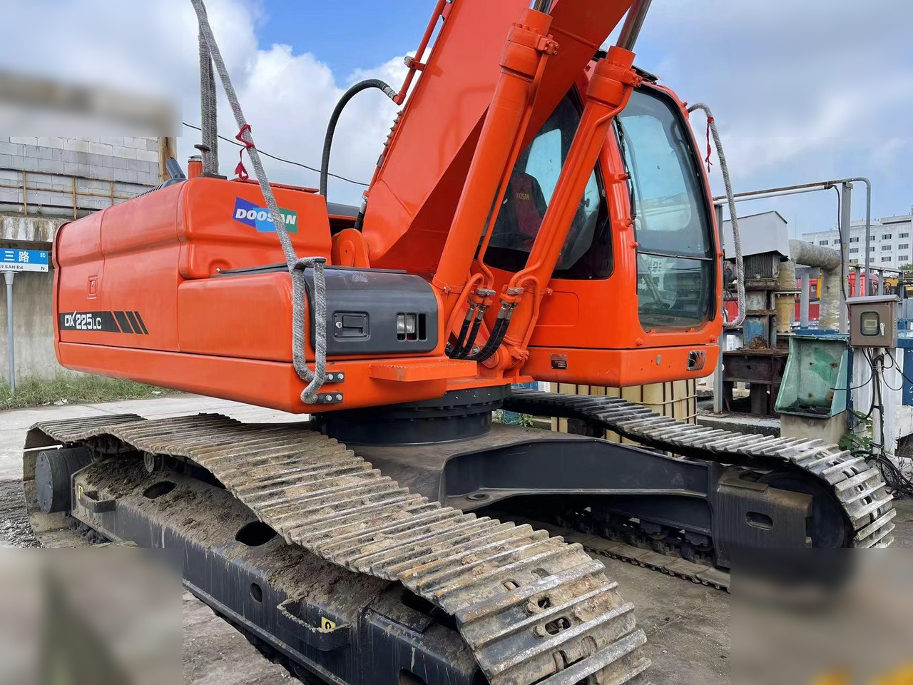 DOOSAN DX225 LCA - Kettenbagger: das Bild 2 DOOSAN DX225 LCA - Kettenbagger: das Bild 2