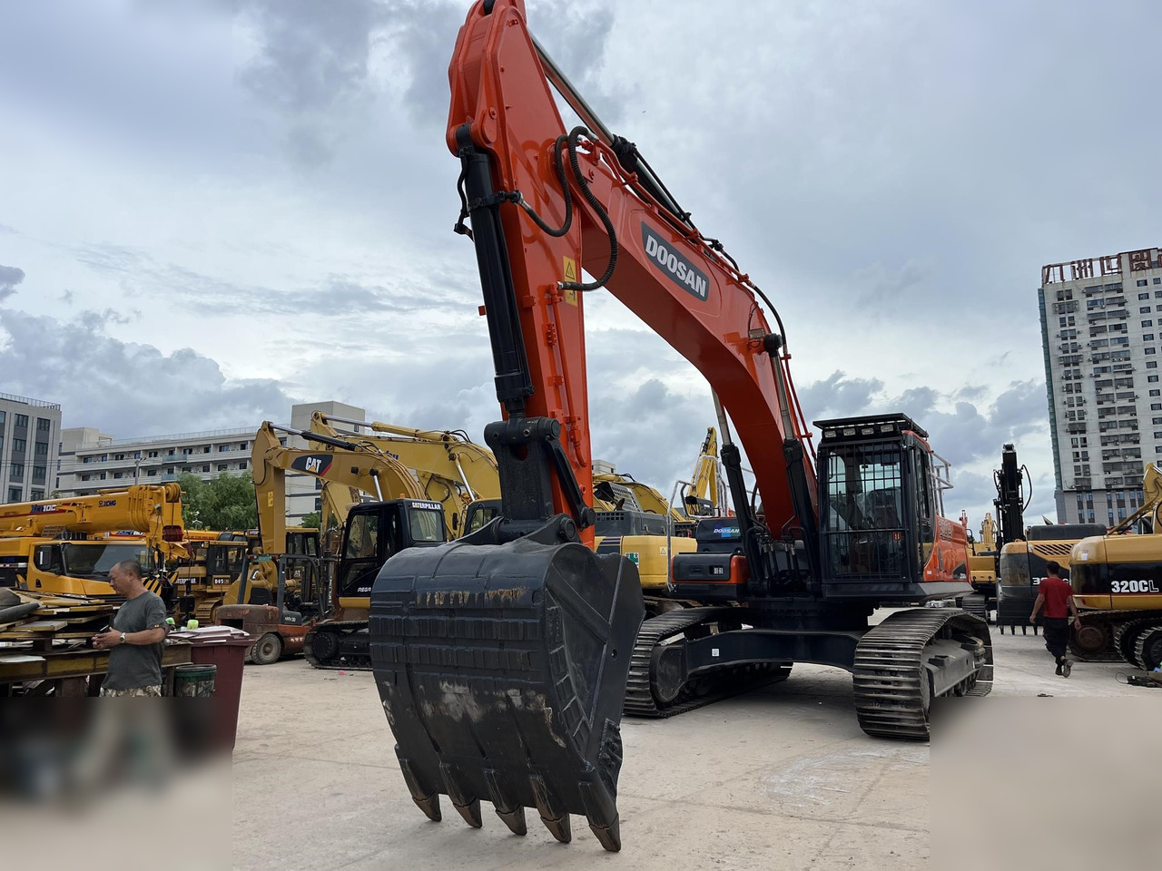 DOOSAN DX340 LCA - Kettenbagger: das Bild 1 DOOSAN DX340 LCA - Kettenbagger: das Bild 1