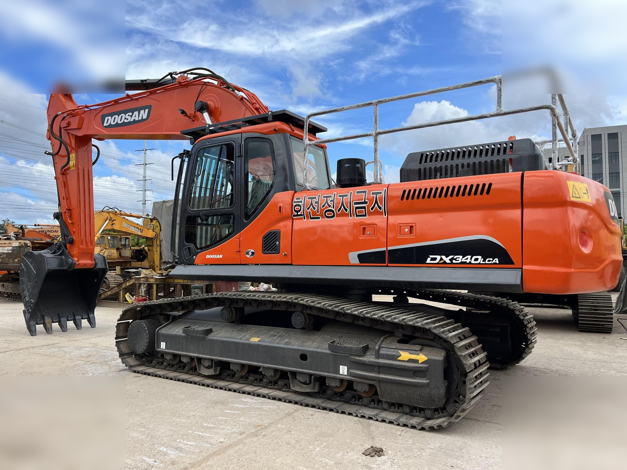 DOOSAN DX340 LCA - Kettenbagger: das Bild 3 DOOSAN DX340 LCA - Kettenbagger: das Bild 3