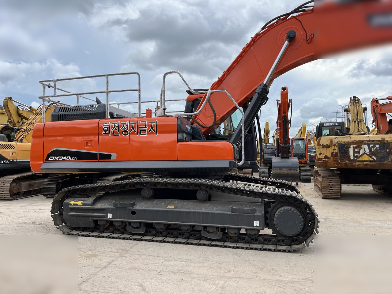 DOOSAN DX340 LCA - Kettenbagger: das Bild 5 DOOSAN DX340 LCA - Kettenbagger: das Bild 5
