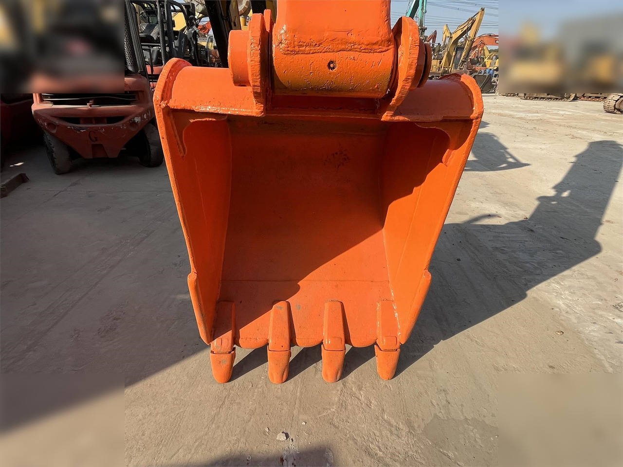 HITACHI ZX120 - Kettenbagger: das Bild 3 HITACHI ZX120 - Kettenbagger: das Bild 3