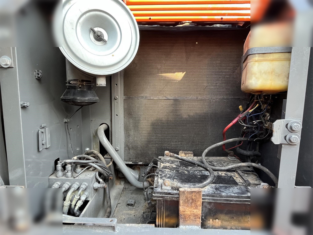 HITACHI ZX120 - Kettenbagger: das Bild 5 HITACHI ZX120 - Kettenbagger: das Bild 5