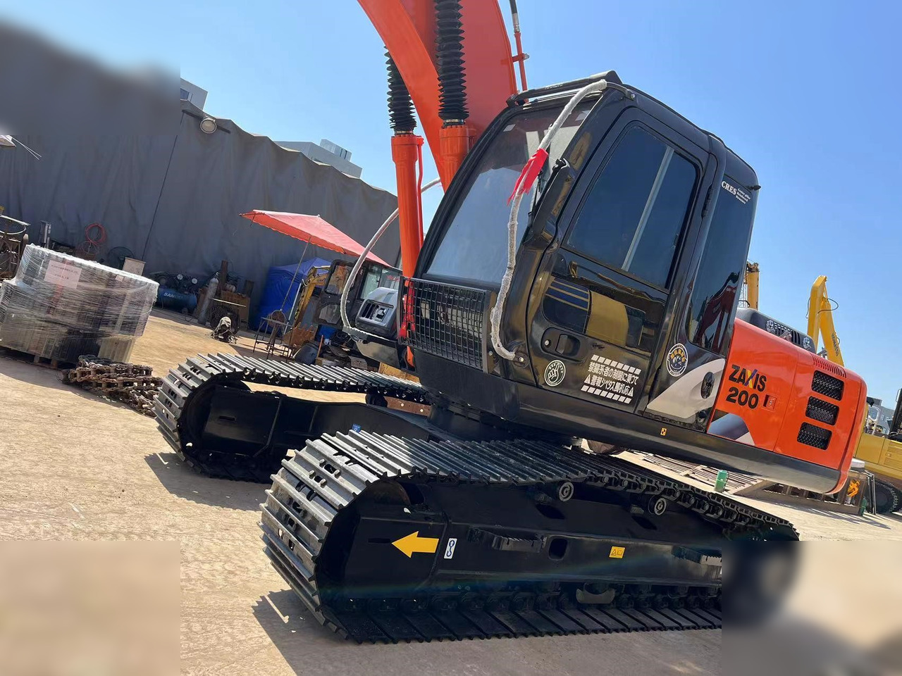 HITACHI ZX200-3G - Kettenbagger: das Bild 2 HITACHI ZX200-3G - Kettenbagger: das Bild 2